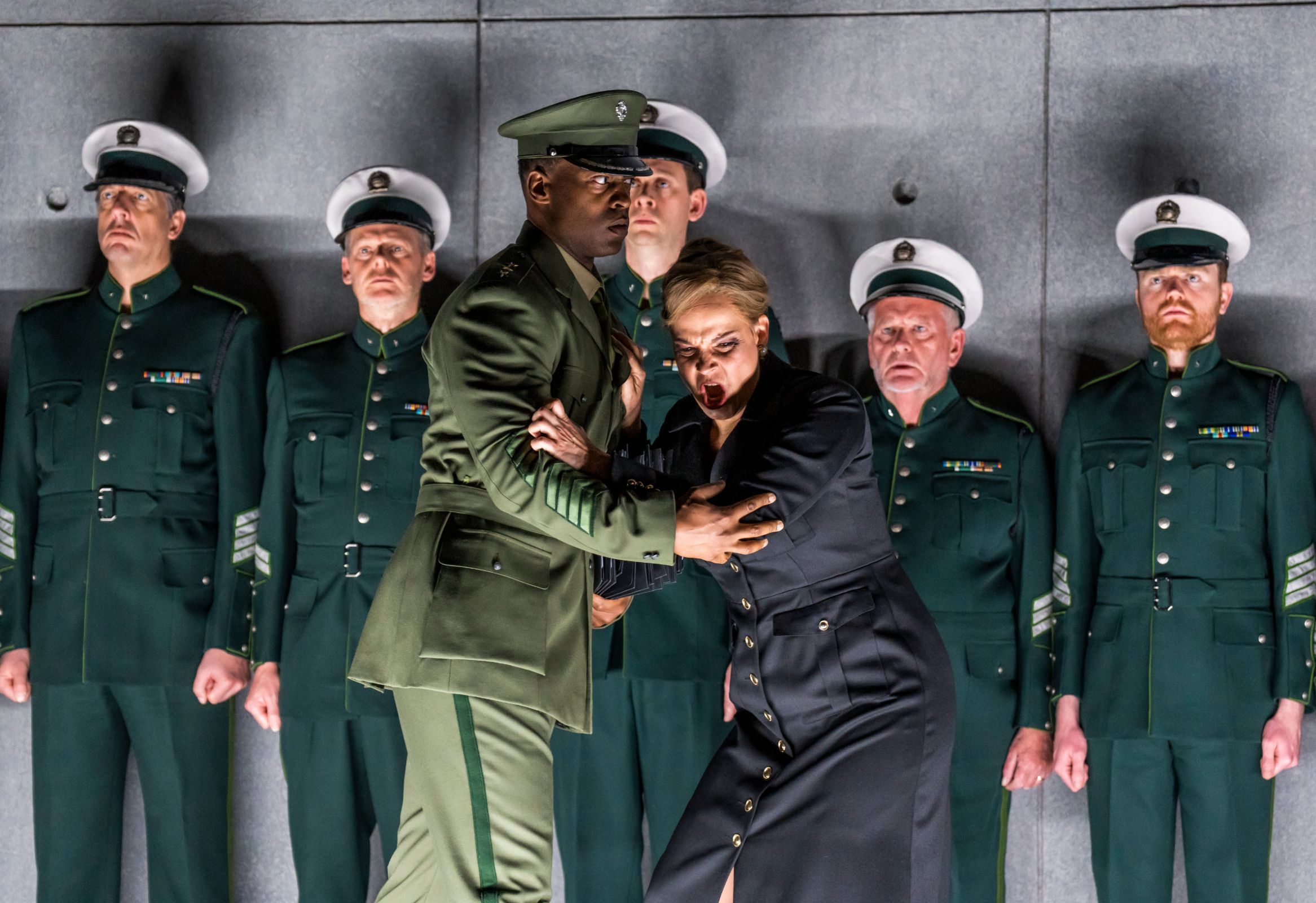 Soloman Howard (Ramfis) and Elīna Garanča (Amneris) &copy; ROH | Tristram Kenton