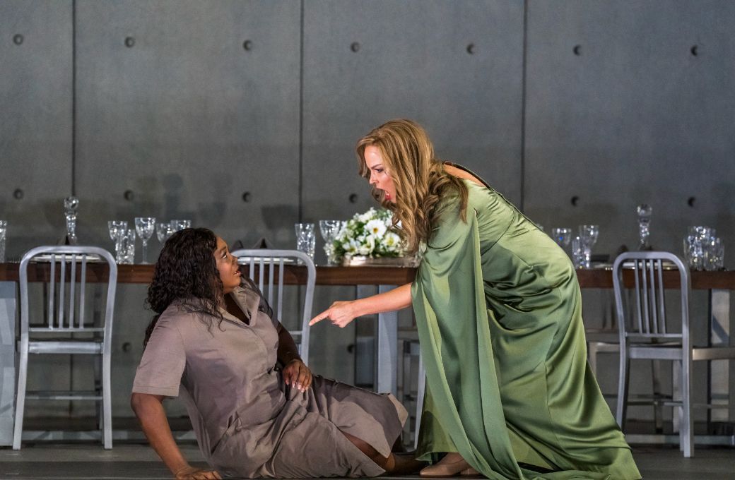Angel Blue (Aida) and Elīna Garanča (Amneris) &copy; ROH | Tristram Kenton