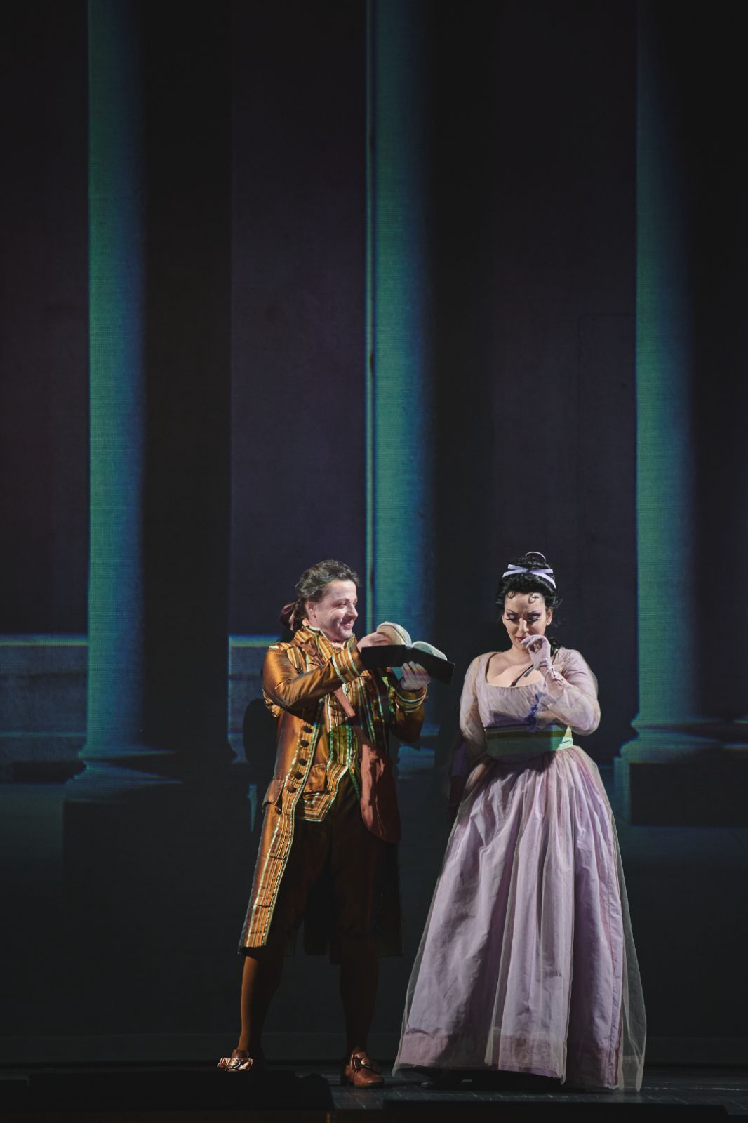 Markus Werba (Leporello) and Anastasia Bartoli (Donna Elvira) &copy; Michele Monasta | Maggio Musicale Fiorentino