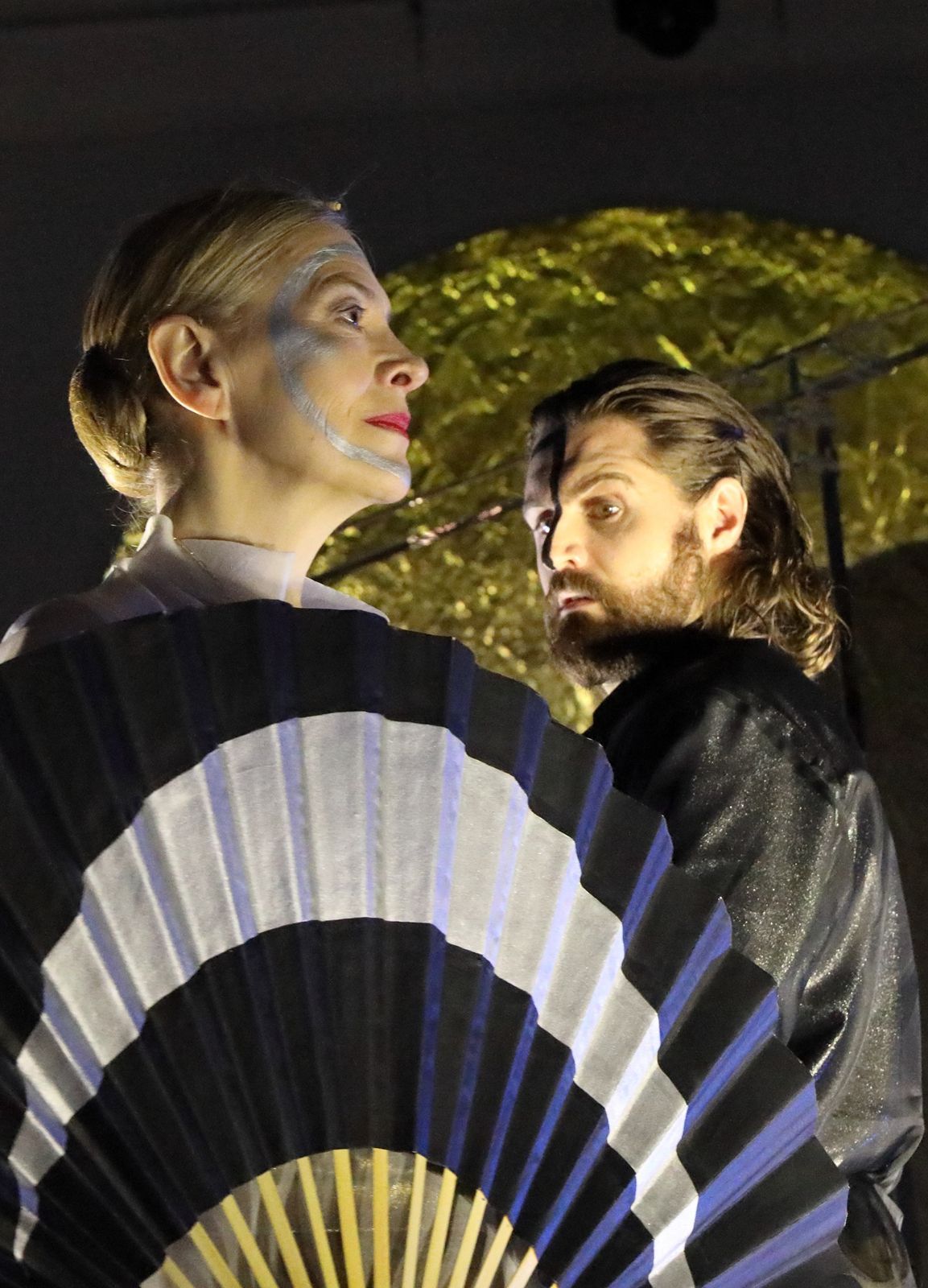 Charlotte Hellekant (Jitsuko Honda) und Konstantin Krimmel (Yoshio) &copy; Wilfried Hösl
