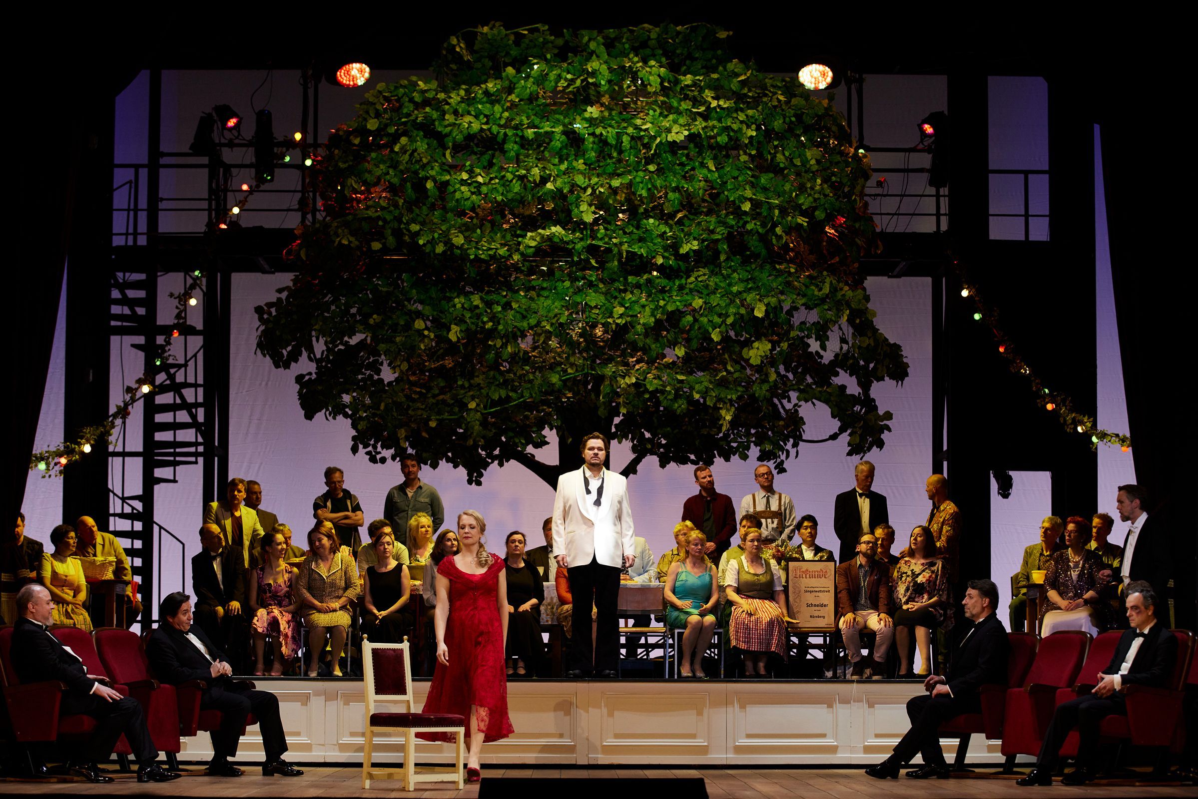 Julia Kleiter (Eva) und Tomislav Mužek (Walther von Stolzing) &copy; Semperoper Dresden | Ludwig Olah