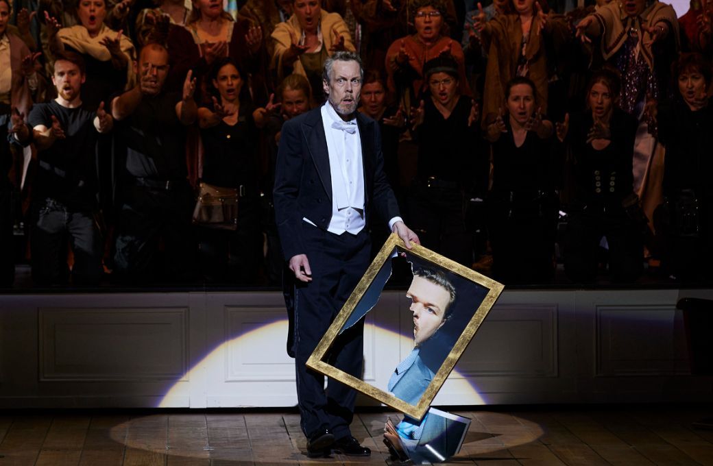 Georg Zeppenfeld (Hans Sachs) &copy; Semperoper Dresden | Ludwig Olah