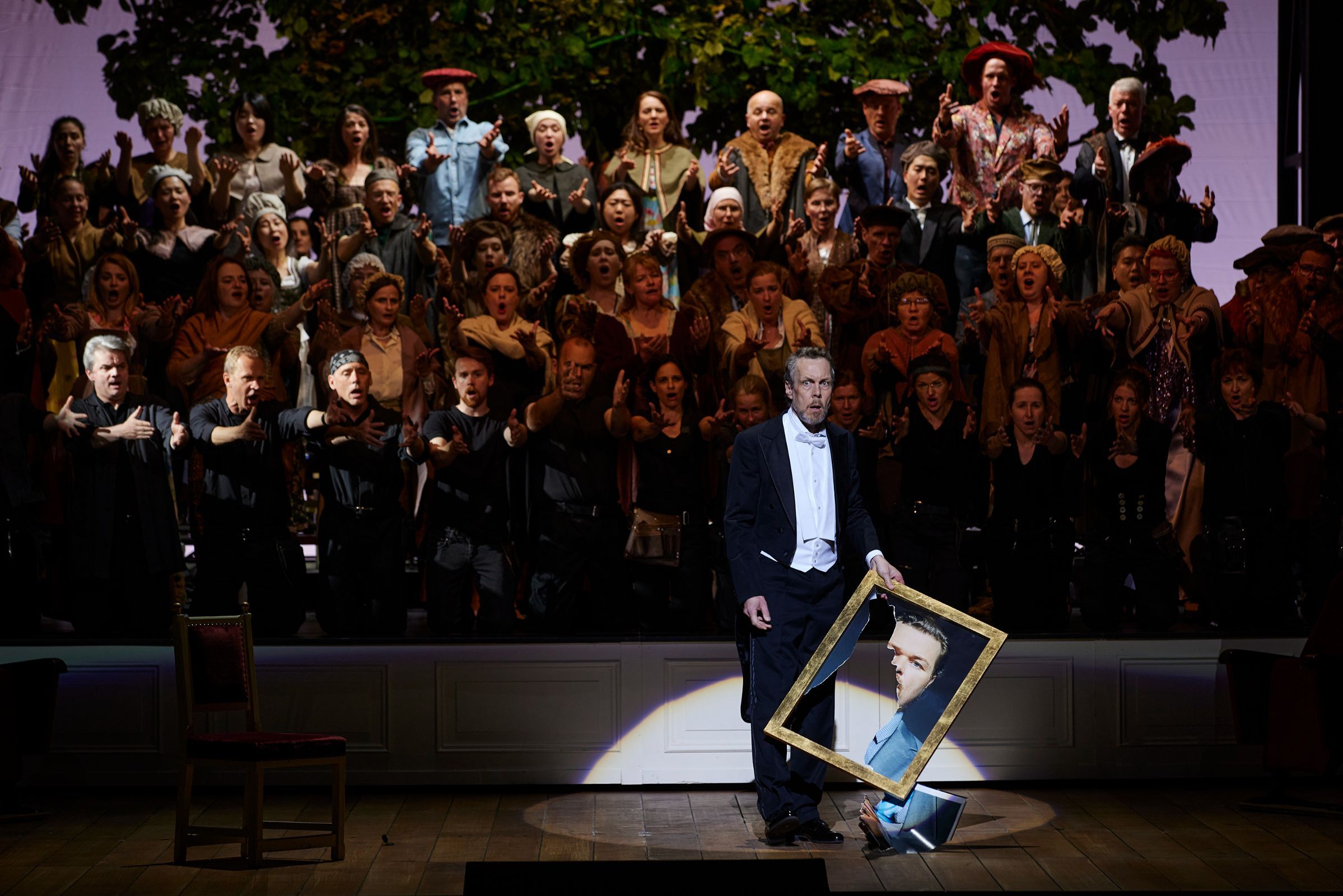 Georg Zeppenfeld (Hans Sachs) &copy; Semperoper Dresden | Ludwig Olah