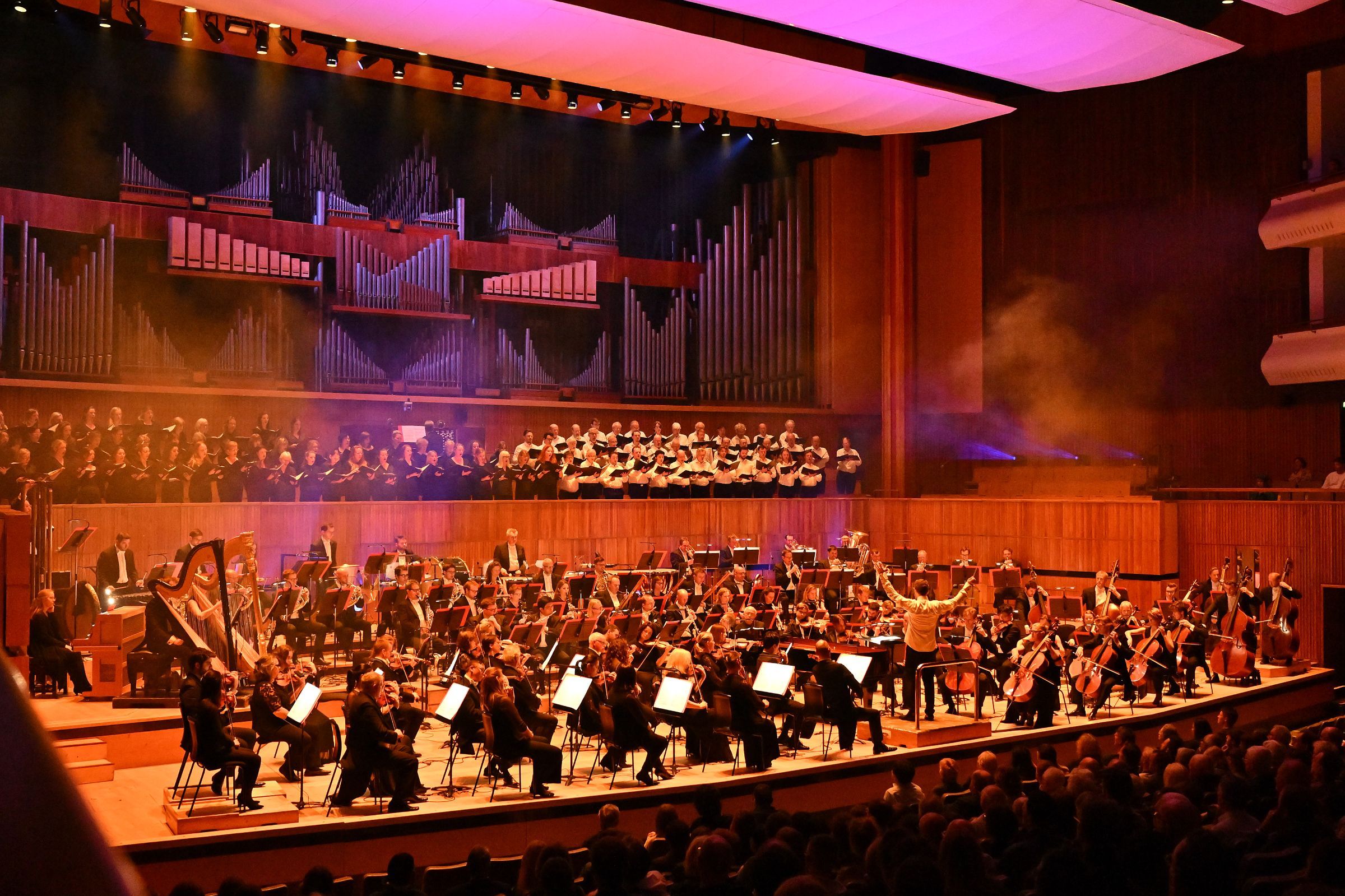 Stanislav Kochanovsky conducts the Philharmonia &copy; Mark Allan