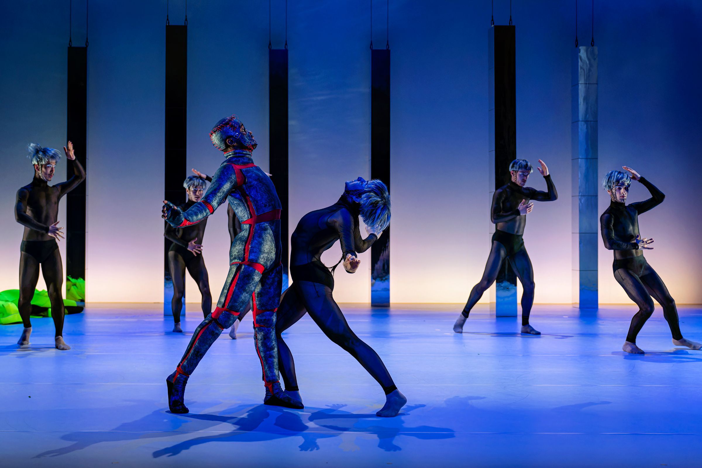 TanzLuzern in Yabin Wang's <i>Swan - A Different Story</i> &copy; Ingo Hoehn