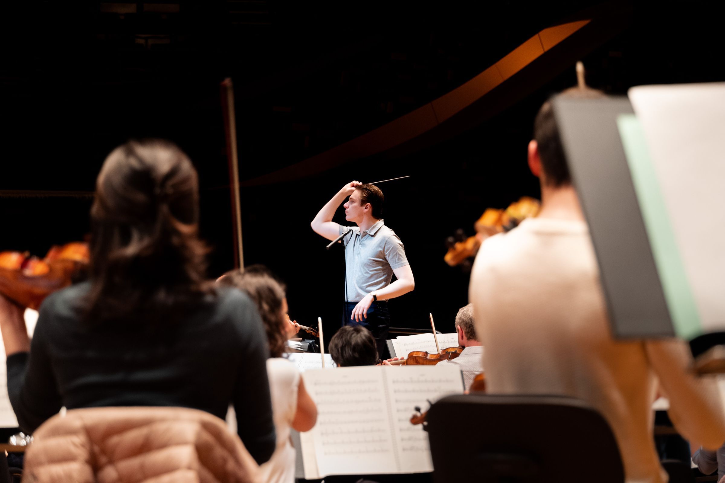 Klaus Mäkelä en répétition avec l'Orchestre de Paris &copy; Émile Moutaud