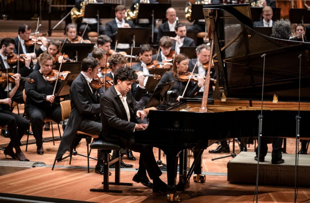 Sergio Tiempo and the Berliner Philharmoniker © Stephan Rabold | Berliner Philharmoniker