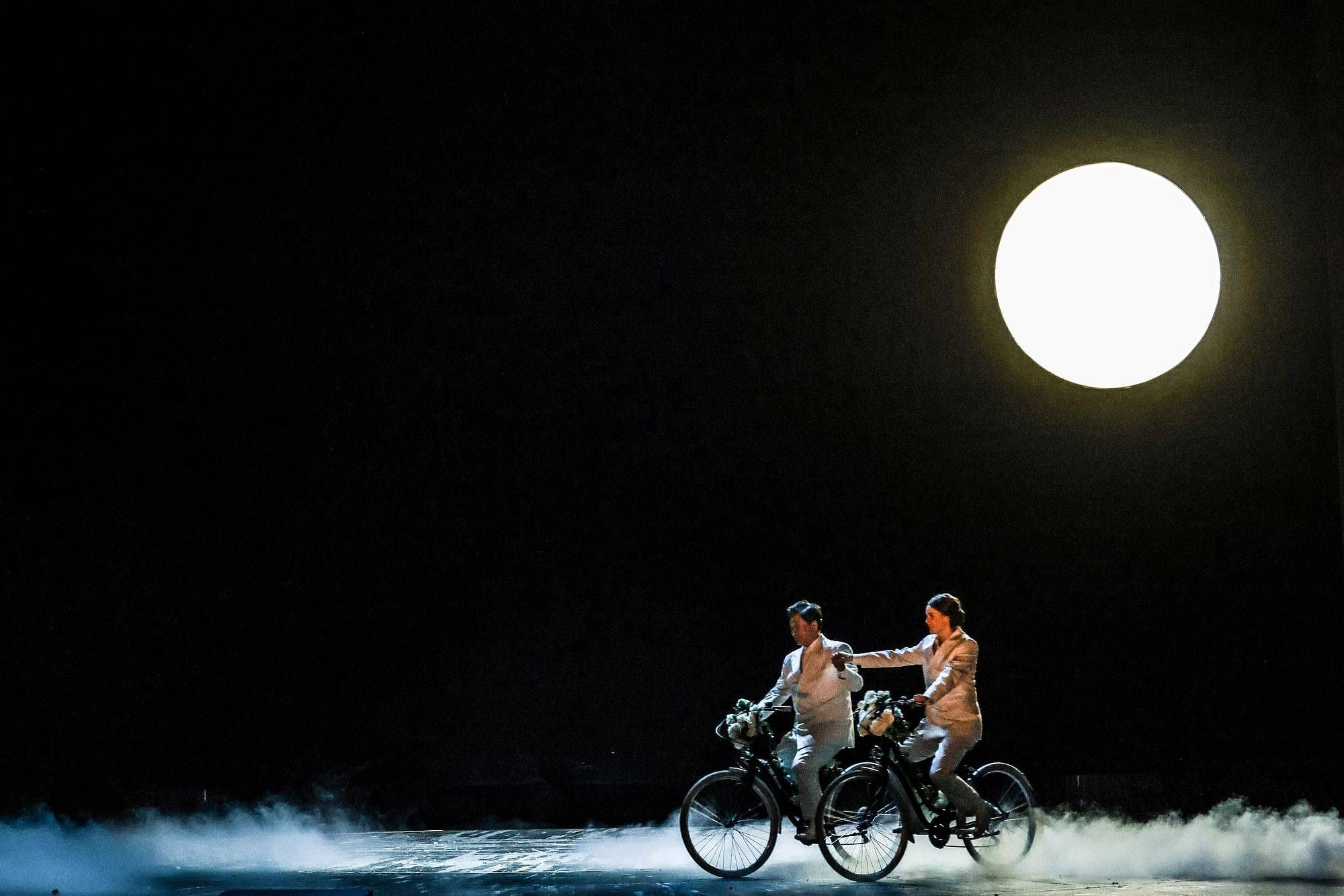 JunHo You (Fenton) und Lauren Urquhart (Anna Reich) © Barbara Pálffy | Volksoper Wien