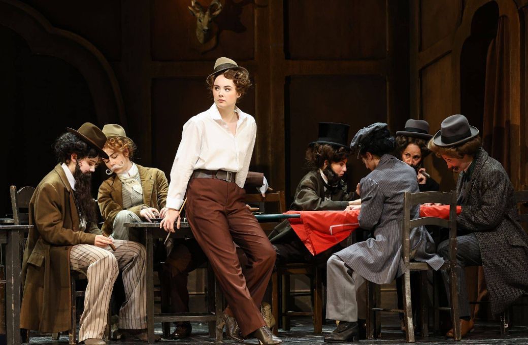 Lauren Urquhart (Anna Reich) und Statisterie © Barbara Pálffy | Volksoper Wien