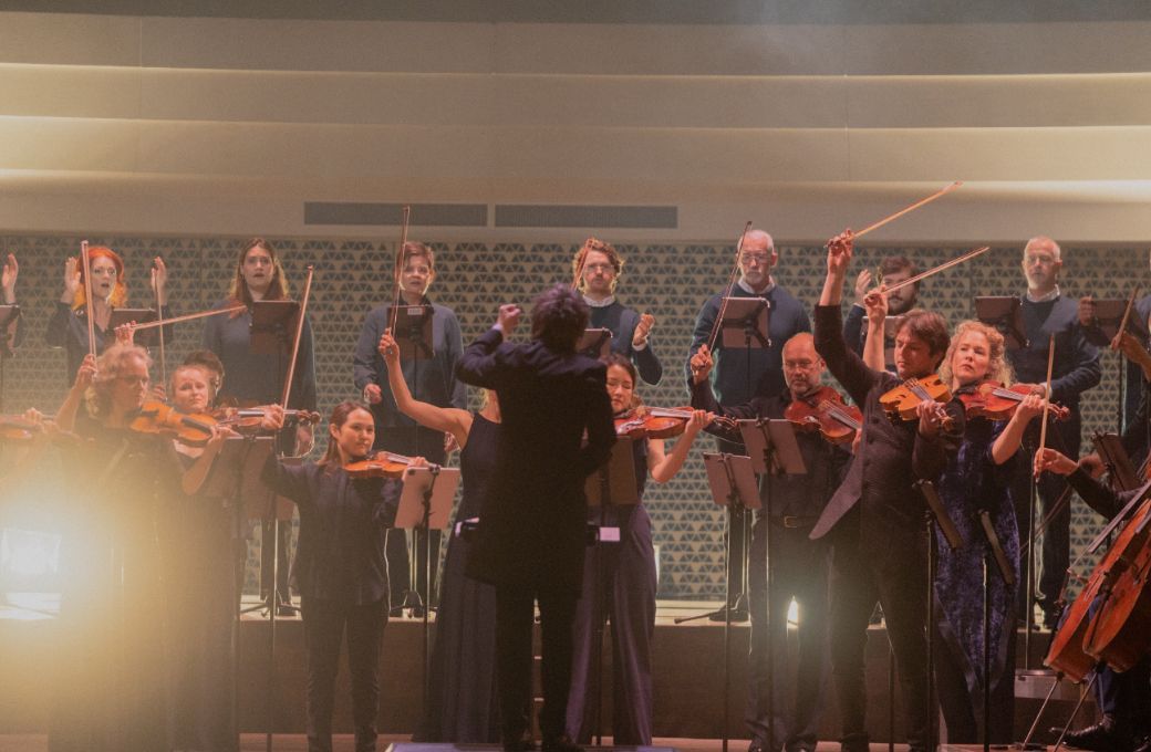 Martina Batič, Nederlands Kamerkoor and Amsterdam Sinfonietta &copy; Nick Helderman (The Hague, May 2023)
