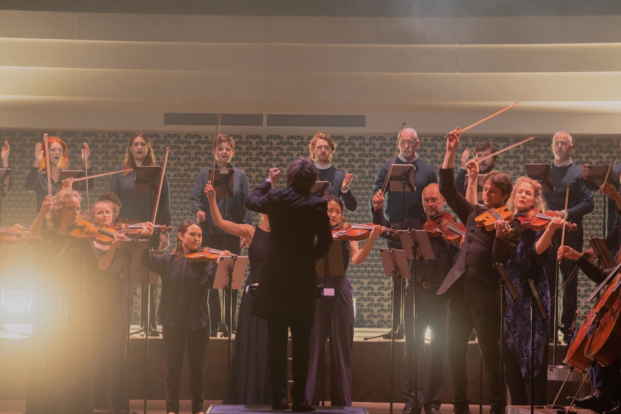 Martina Batič, Nederlands Kamerkoor and Amsterdam Sinfonietta &copy; Nick Helderman (The Hague, May 2023)