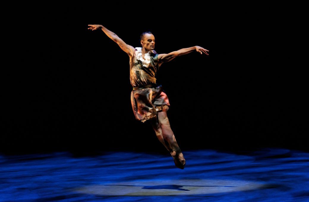 Taylor Stanley in Kyle Abraham's <i>Love Letter (On Shuffle)</i> &copy; Erin Baiano