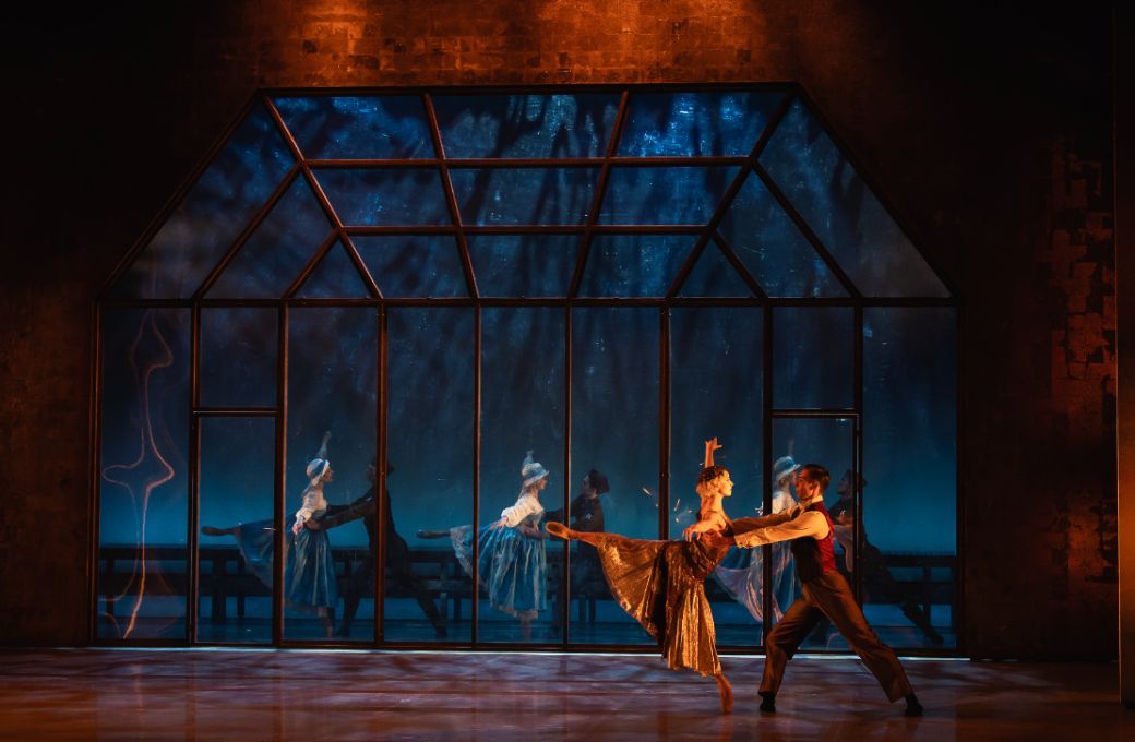 Dominique Larose and Joseph Taylor in David Nixon's <i>The Great Gatsby</i> © Emily Nuttall