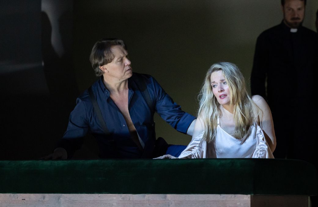 Ale&scaron; Briscein (Rinald) and Alžběta Pol&aacute;čkov&aacute; (Armida) &copy; Zdeněk Sokol