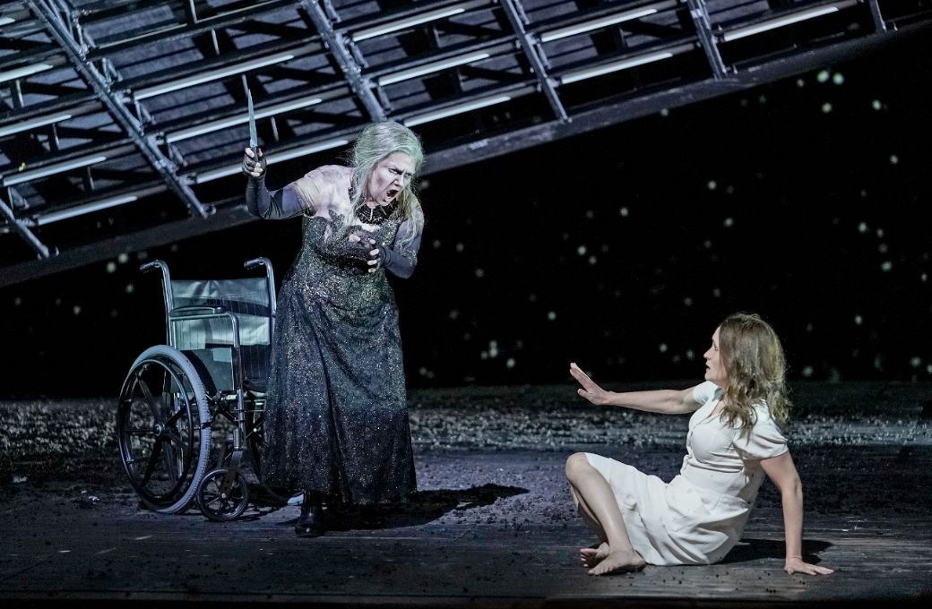 Kathryn Lewek (Queen of the Night) and Erin Morley (Pamina) &copy; Karen Almond | Met Opera