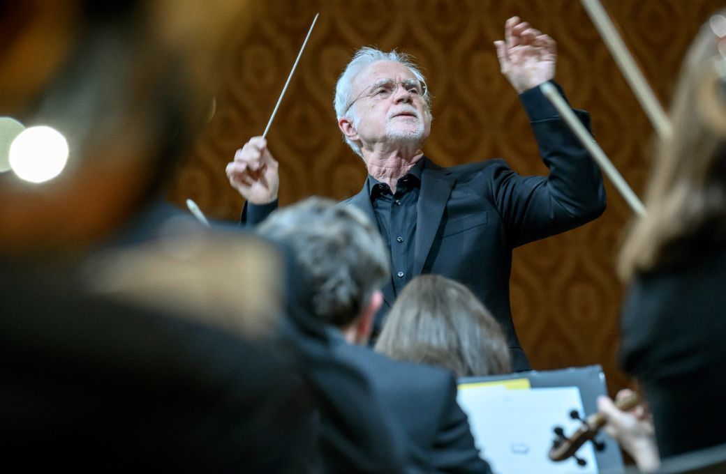 John Adams conducts the Czech Philharmonic &copy; Pražské Jaro | Prague Spring Festival 2023 | Petra Hajská