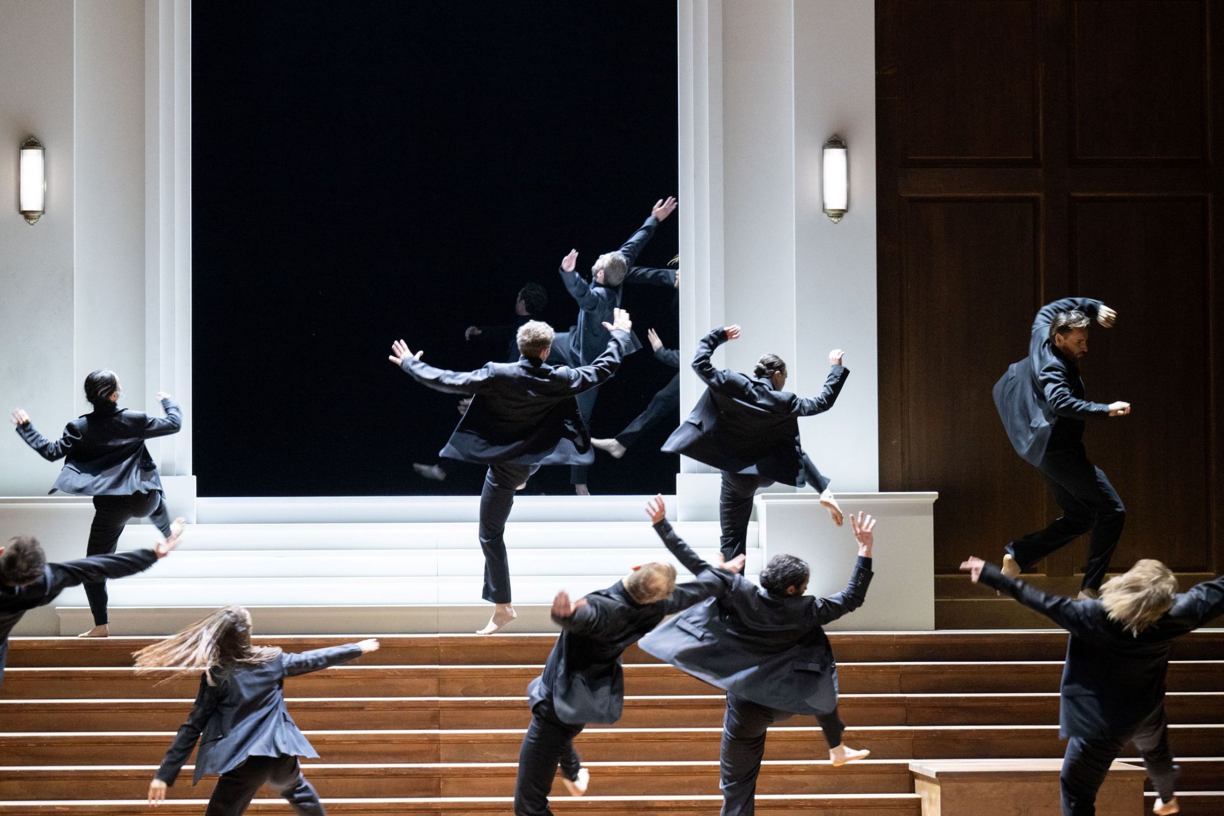 <i>Orfeo ed Euridice</i> dancers © Salzburger Festspiele | Monika Rittershaus