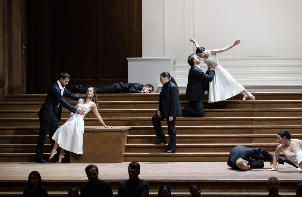 Cecilia Bartoli (Orfeo) and dancers © Salzburger Festspiele | Monika Rittershaus