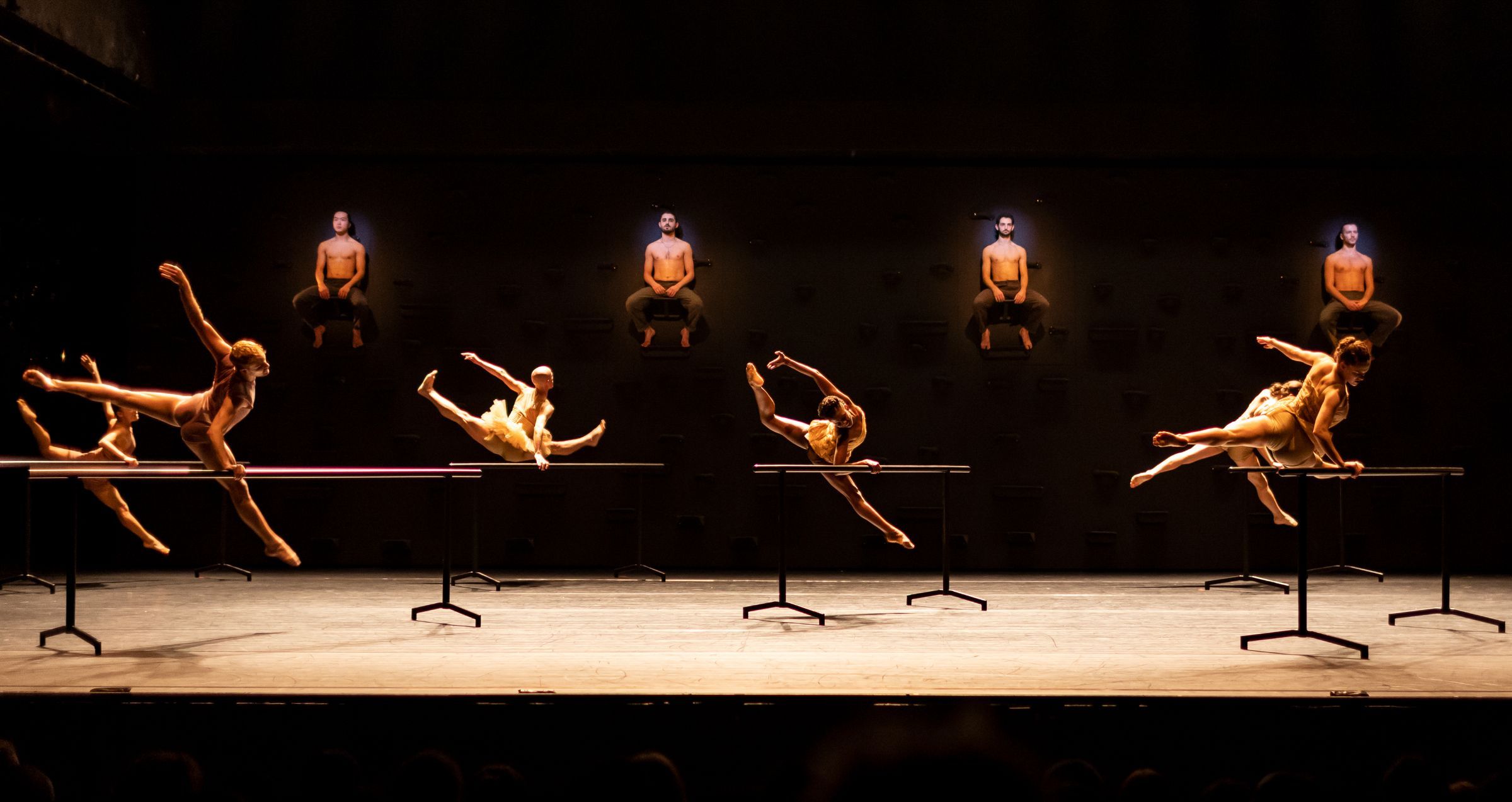 <i>MOMO</i> d'Ohad Naharin à La Villette © Ascaf