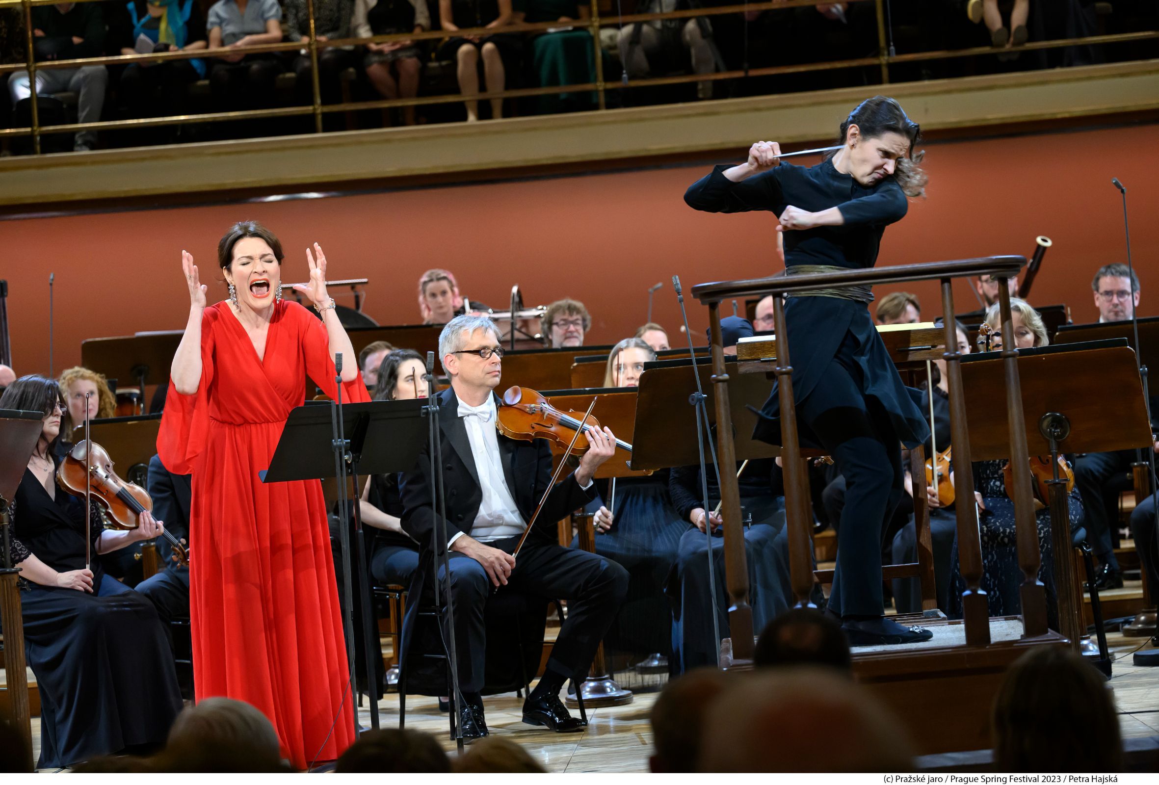 Julia Tkačenko, Oksana Lyniv and the PKF – Prague Philharmonia &copy; Pražské Jaro | Prague Spring Festival 2023 | Petra Hajská