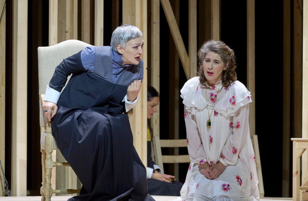 Michaela Schuster (Madame de Croissy) und Nicole Car (Blanche de la Force) © Michael Pöhn | Wiener Staatsoper
