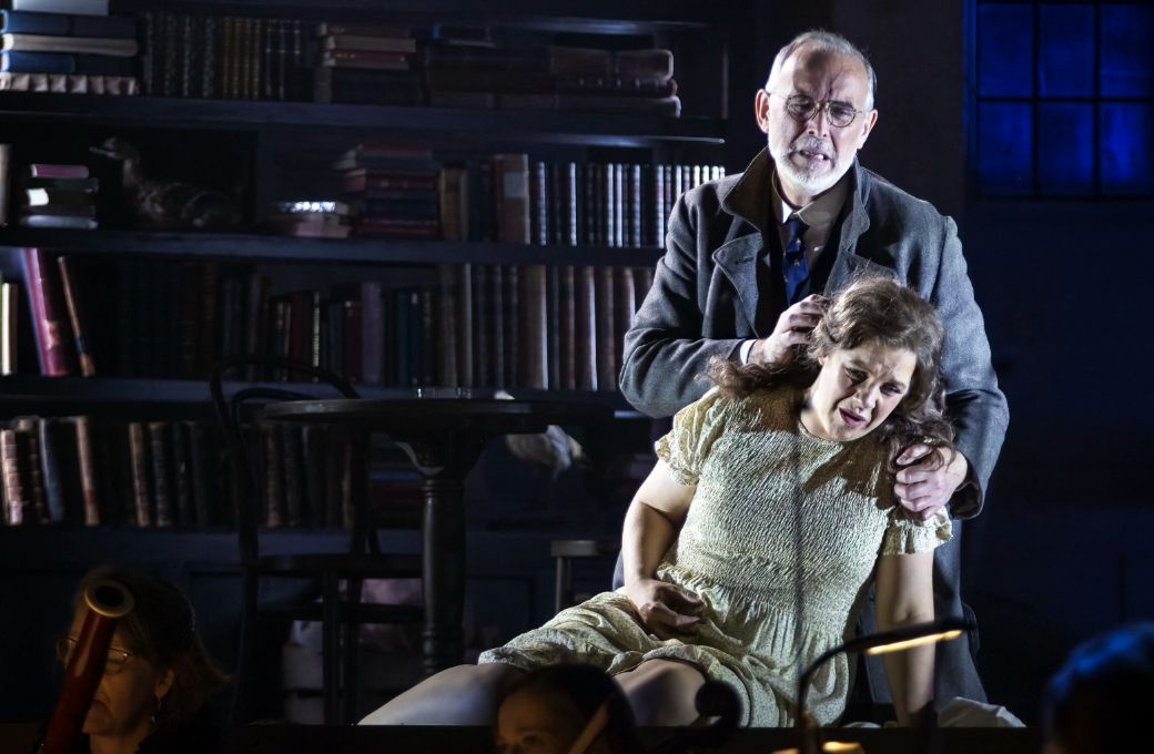 Stephen Gadd (Rigoletto) and Alison Langer (Gilda) &copy; Craig Fuller