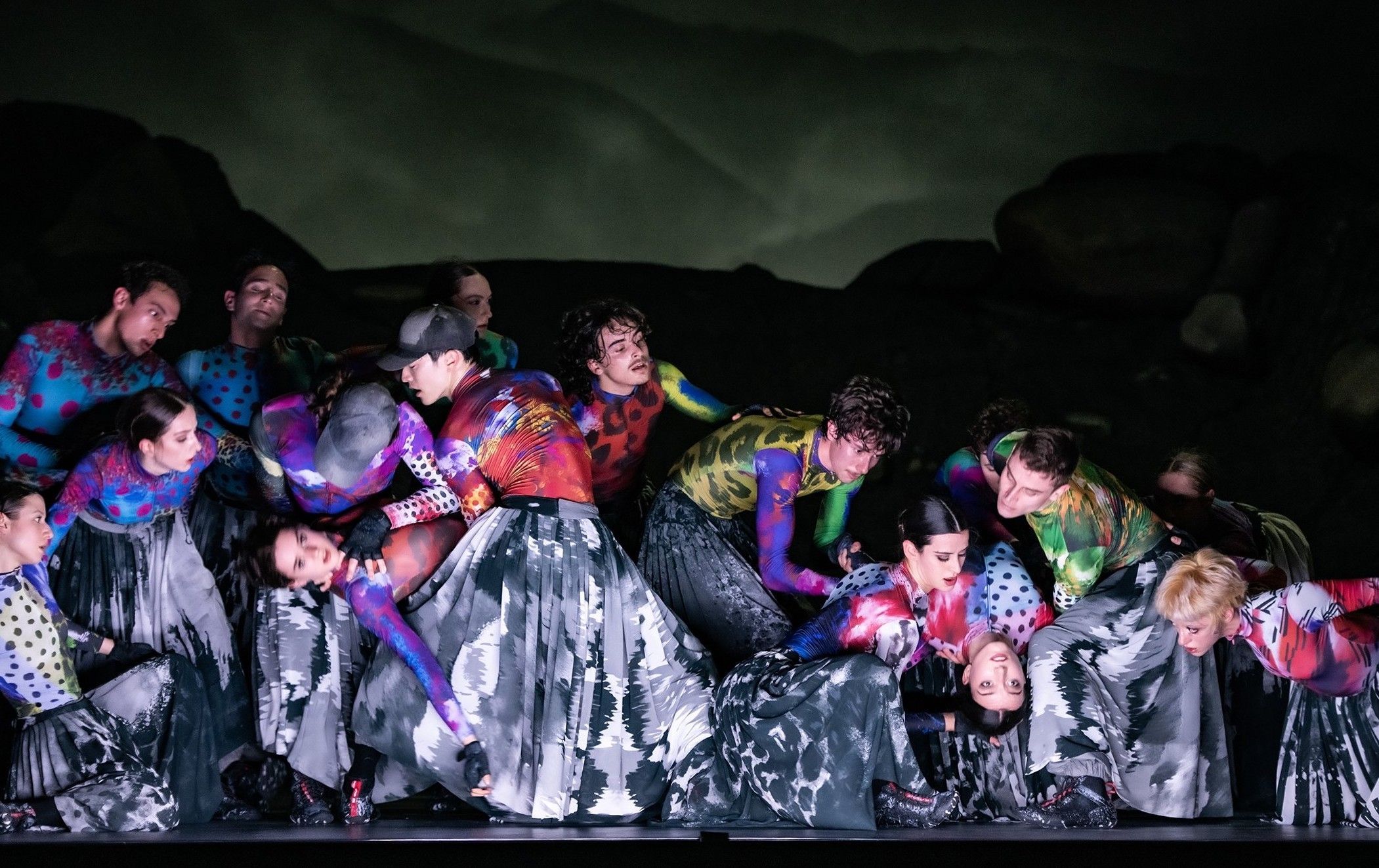 Ensemble Ballett am Rhein in Marcos Morau's <i>Le Sacre du printemps</i> &copy; Bettina Stöß