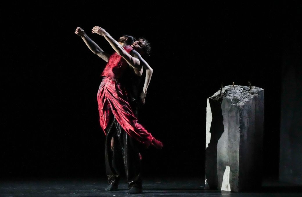 Anouk van der Weijde und Timoor Afshar in <i>Ascaresa</i> &copy; Roman Novitzky | Stuttgarter Ballett
