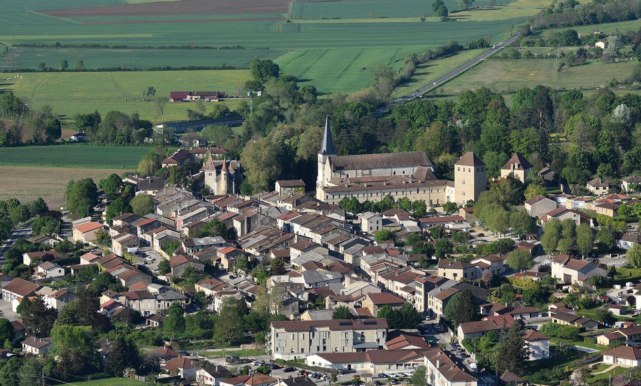 The village of Ambronay © Betrand Pichene | CCR Ambronay