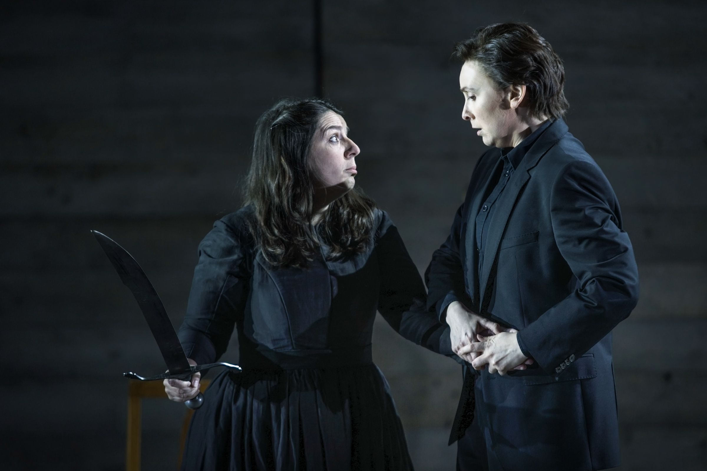 Elizabeth Watts (Aspasia) and Louise Kemény (Sifare) &copy; Craig Fuller