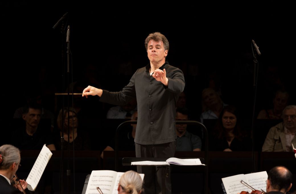 Jakub Hrůša à la tête de l'Orchestre Philharmonique de Radio France © Olivier Barrière