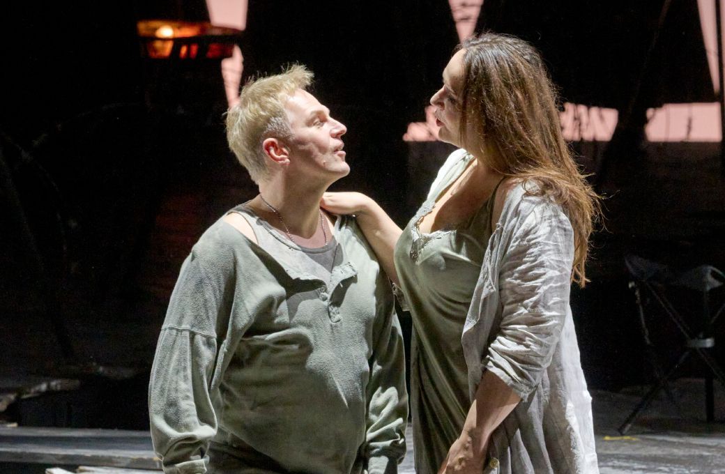 Dmitry Golovnin (Sergej) und Maria Barakova (Sonjetka) &copy; Michael P&ouml;hn | Wiener Staatsoper