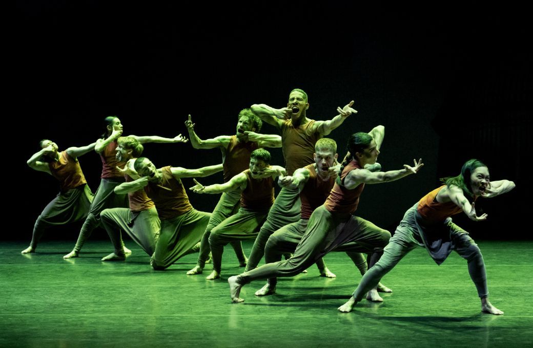 Bailarines de Akram Khan Company &copy; Akram Khan Company