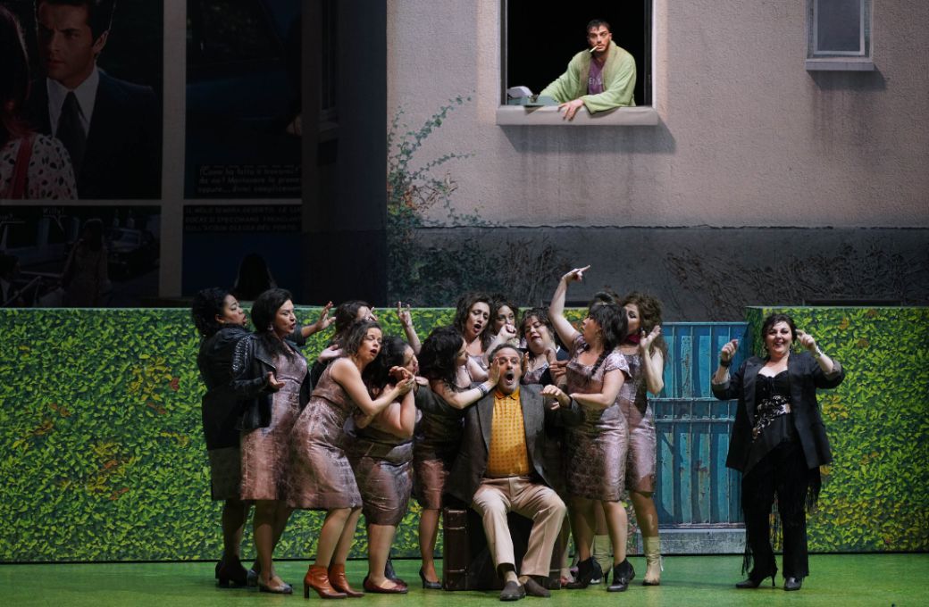 Pietro Spagnoli (Don Geronio), Chiara Amarù (Zaida), Mattia Olivieri (Prosdocimo) y Coro Titular &copy; Javier del Real | Teatro Real