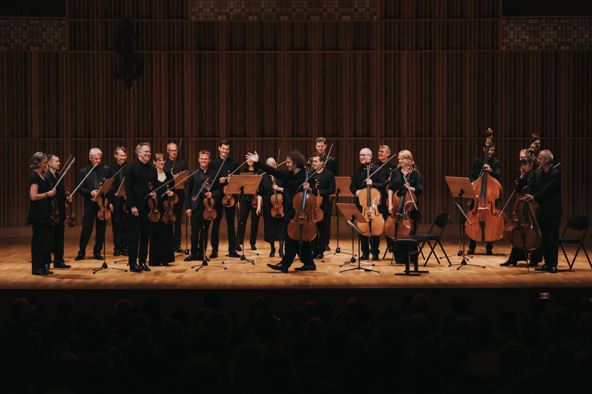 Nicolas Altstaedt and the Munich Chamber Orchestra &copy; Salih Üstündağ
