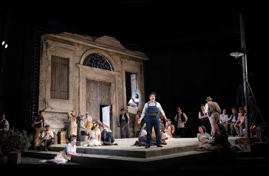 Matteo Desole (Nemorino), Nardus Williams (Adina) and members of the Glyndebourne Chorus &copy; Glyndebourne Productions Ltd. Photographer: Bill Knight