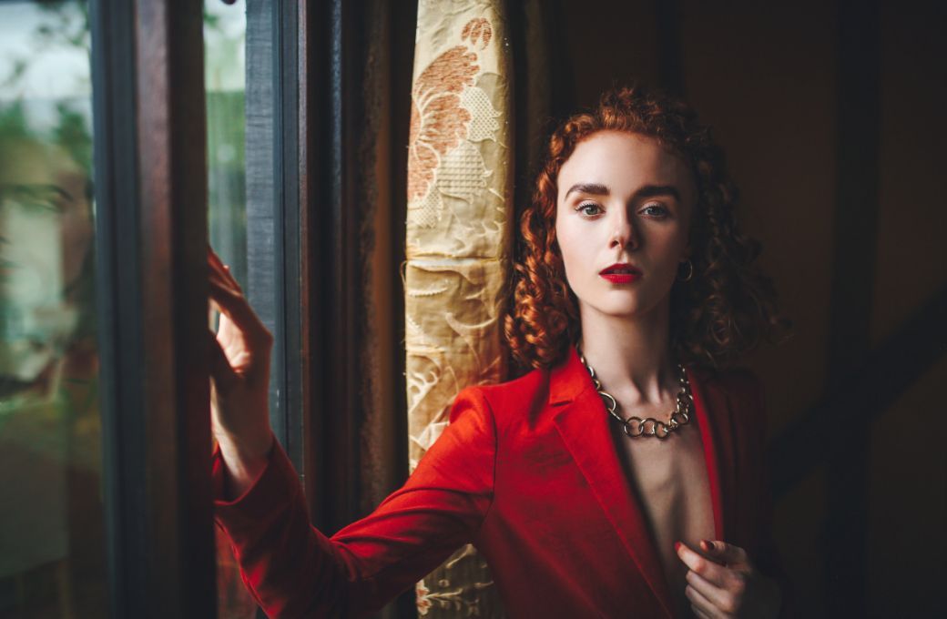 Soprano Esme Bronwen-Smith stars as Angelina/Cinderella in English Touring Opera&rsquo;s <i>Cinderella</i> &copy; Victoria Cadisch