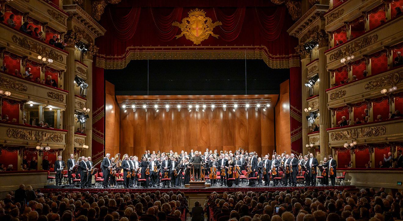 Czech Philharmonic and Semyon Bychkov &copy; Petra Hajska