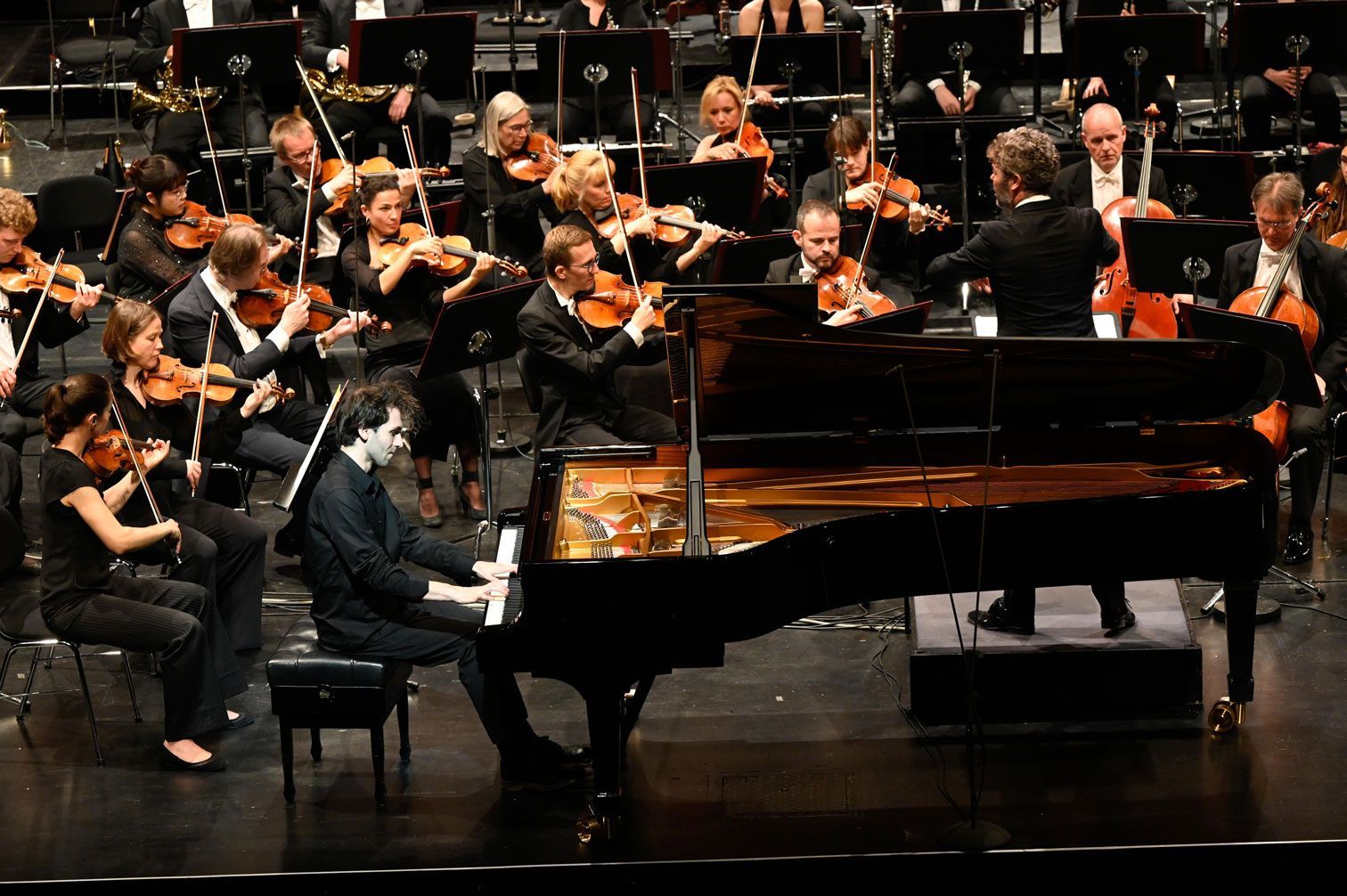 Alexandre Kantorow und Pablo Heras-Casado mit dem SWR Symphonieorchester © Andrea Kremper
