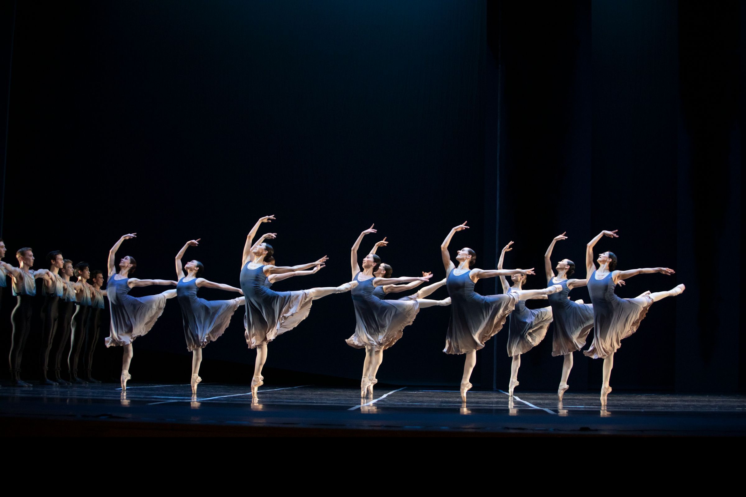 Polish National Ballet in Toer van Schayk's <i>Seventh Symphony</i> &copy; Ewa Krasucka