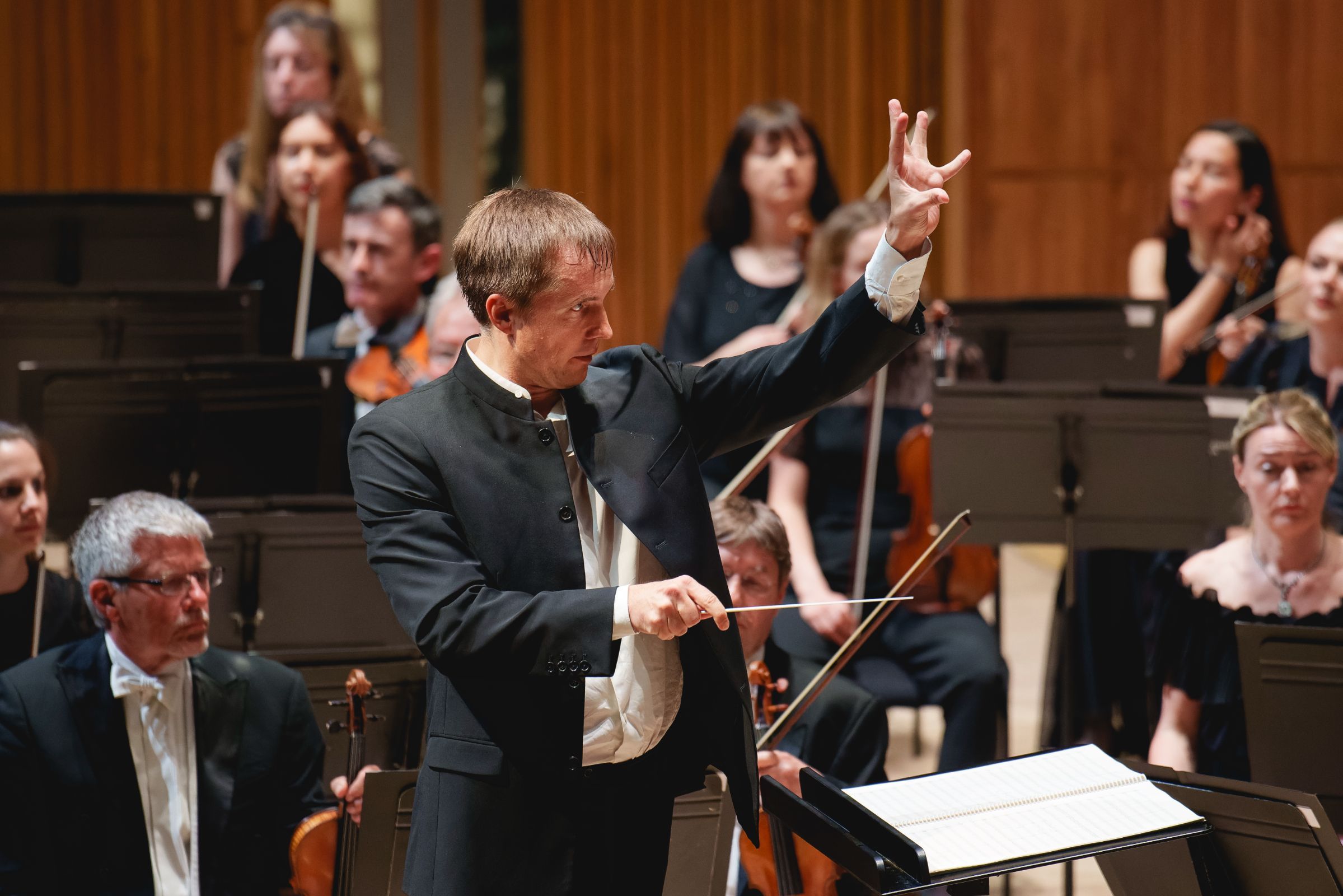 Vasily Petrenko conducts the RPO © Andy Paradise