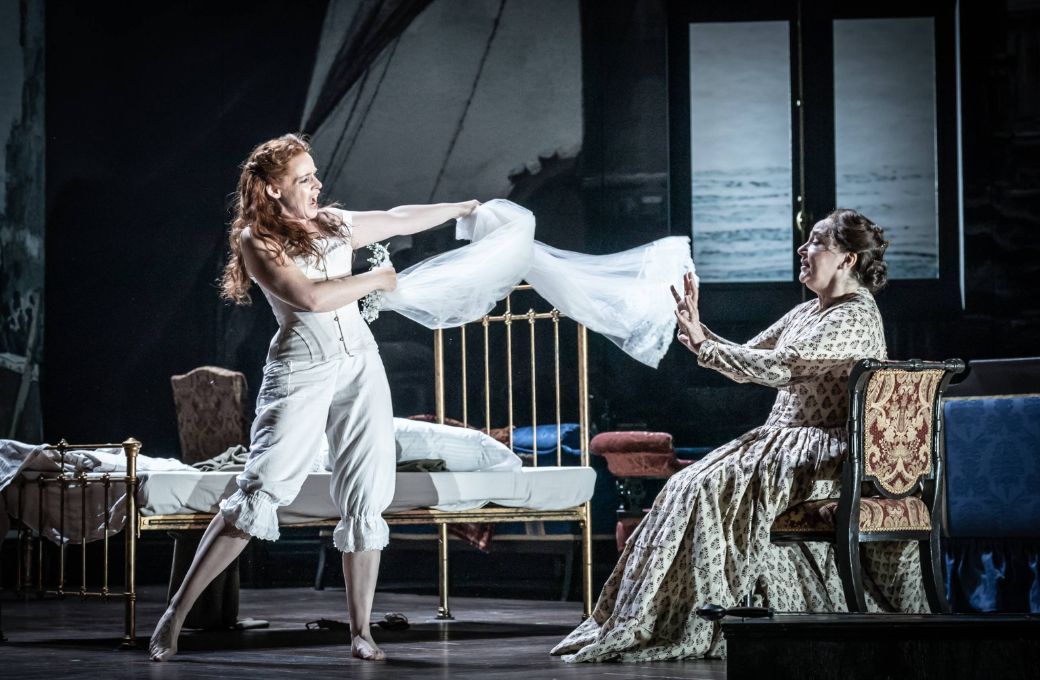 Rachel Nicholls (Isolde) and Christine Rice (Brangäne) © Marc Brenner