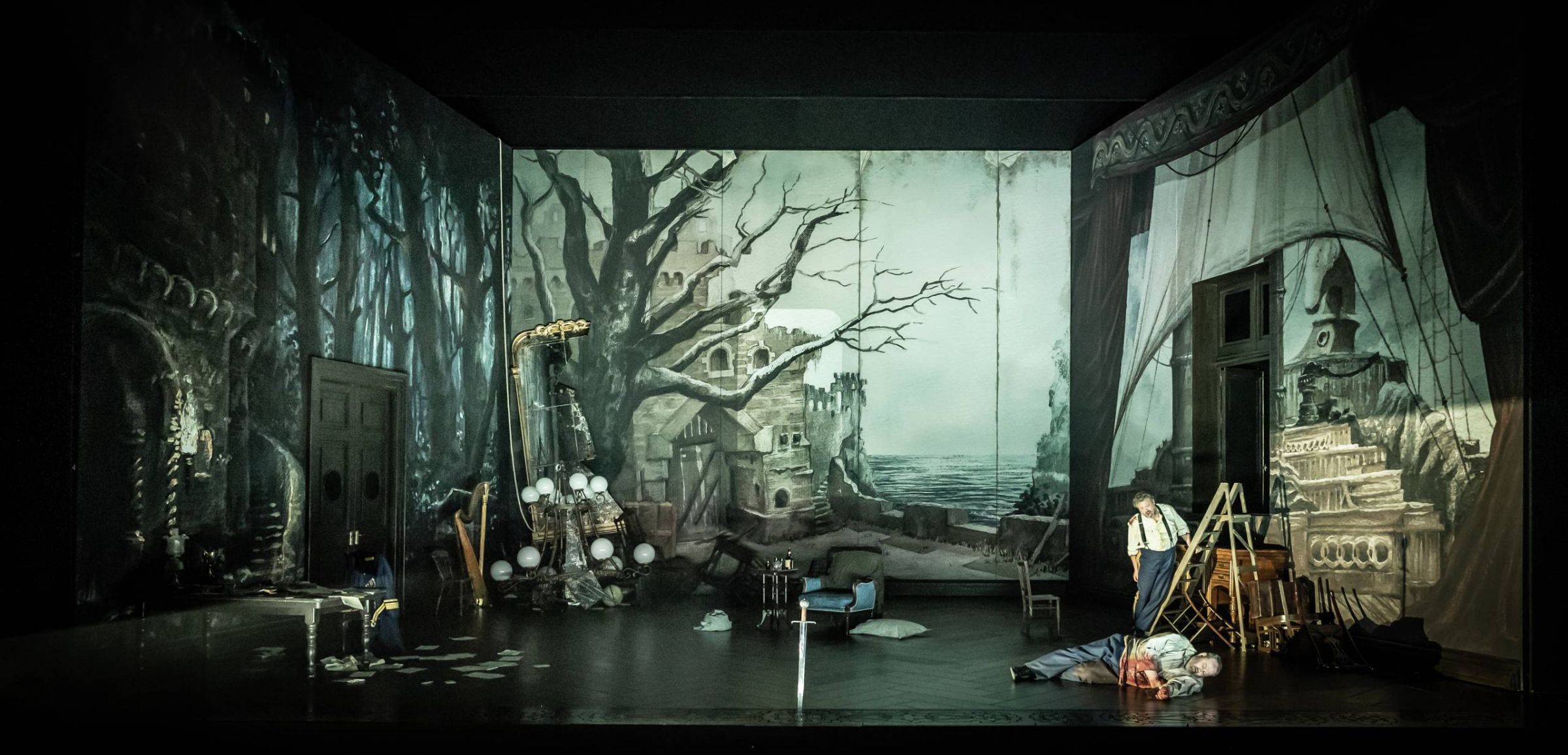 David Stout (Kurwenal) and Gwyn Hughes Jones (Tristan) © Marc Brenner