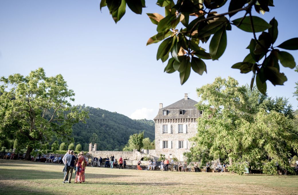 Le Ch&acirc;teau du Saillant pendant le Festival de la V&eacute;z&egrave;re &copy; Olivier Souli&eacute;