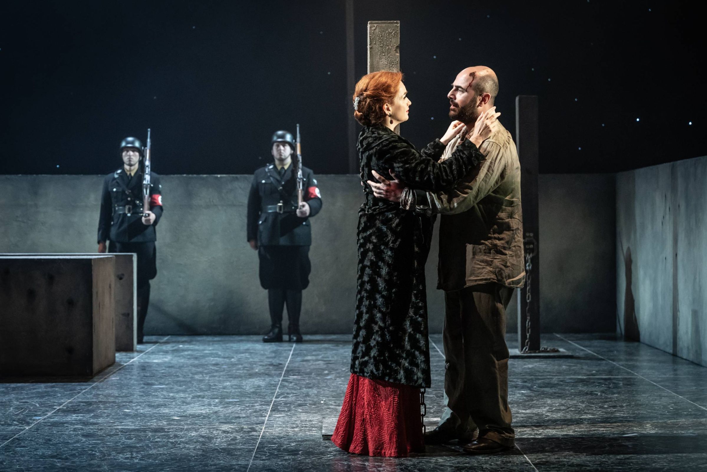 Izabela Matula (Tosca) and Otar Jorjikia (Cavaradossi) &copy; Marc Brenner
