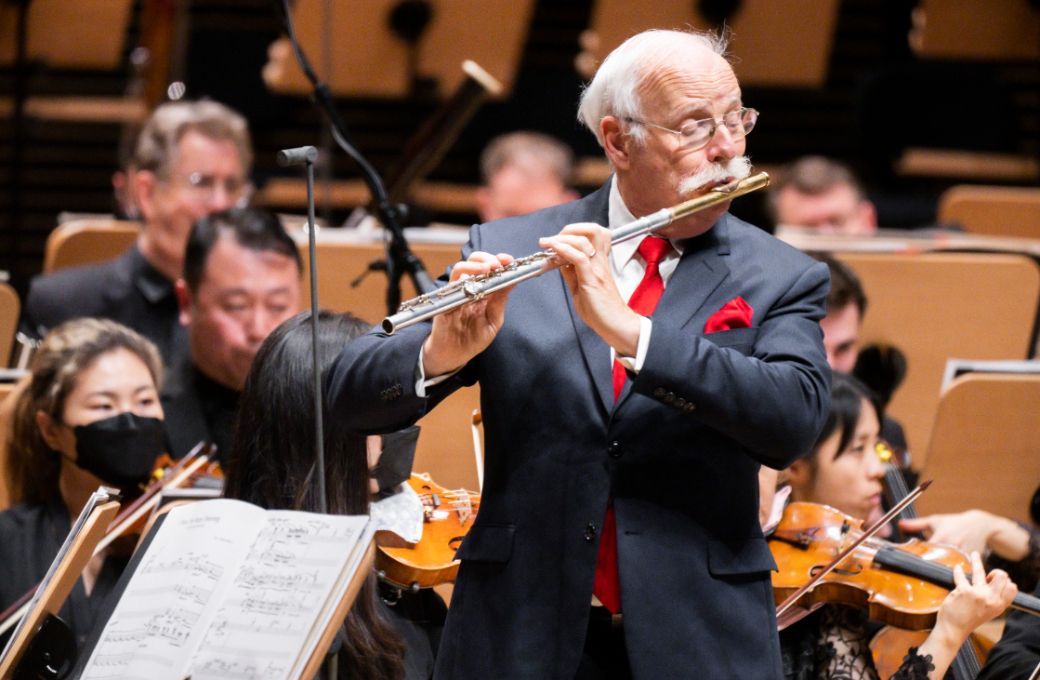 Robert Langevin and the New York Philharmonic &copy; Chris Lee