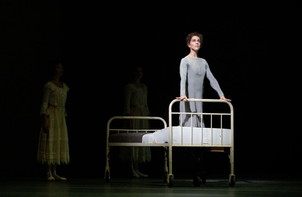 Laura Morera in Kenneth MacMillan's <i>Anastasia Act III</i> &copy; Alice Pennefather