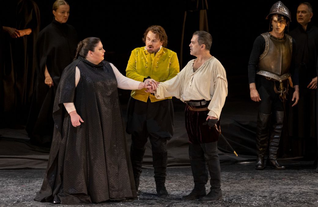 Angela Meade (Elvira), Franco Vassallo (Don Carlo), Piero Pretti (Ernani) © Miguel Lorenzo & Mikel Ponce | Les Arts
