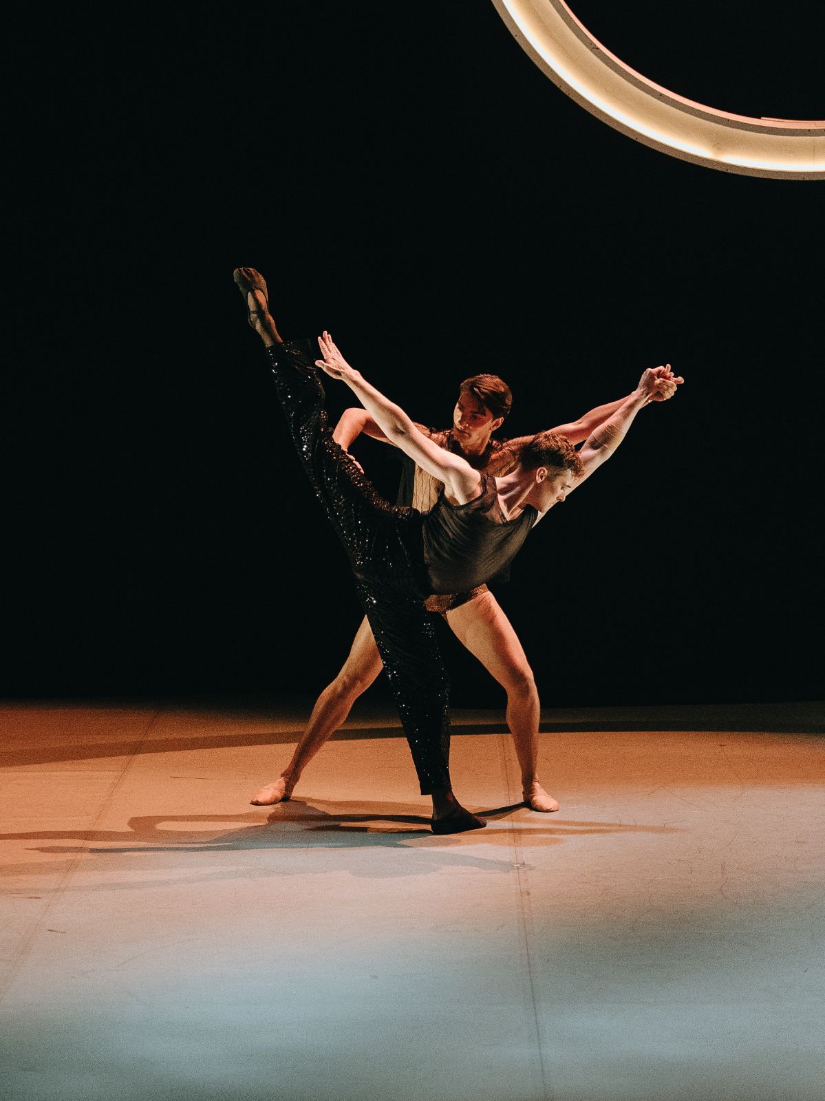 Greig Matthews and James Stephens in Andrew McNicol's <i>Moonbend</i> © A Dancers Lens