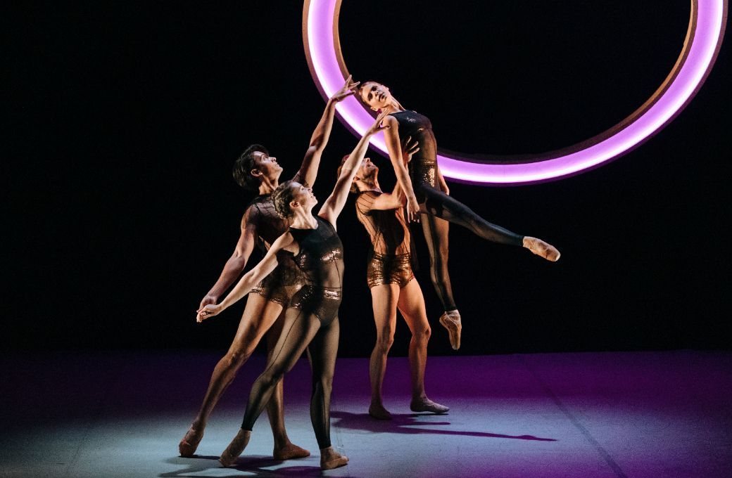 McNicol Ballet Collective in Andrew McNicol's <i>Moonbend</i> © A Dancers Lens